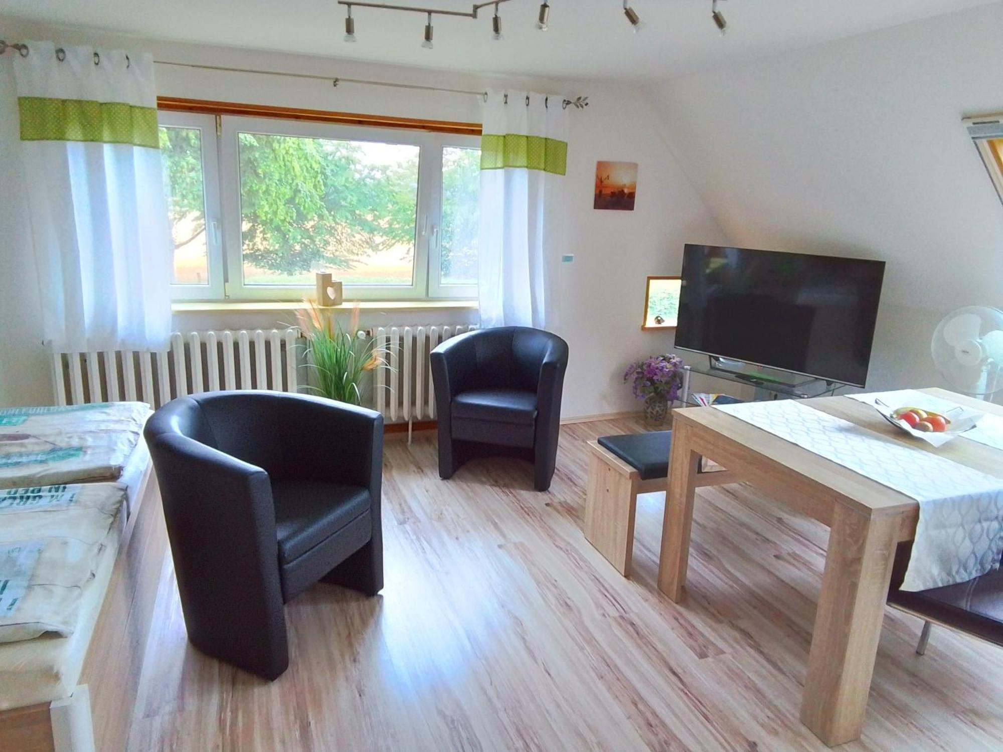 Haus Im Wind Apartment Putbus Bagian luar foto